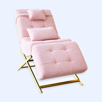 Lash Bed FB Comfy Teddy Pink com base dourada em fundo azul claro #ECF3FE