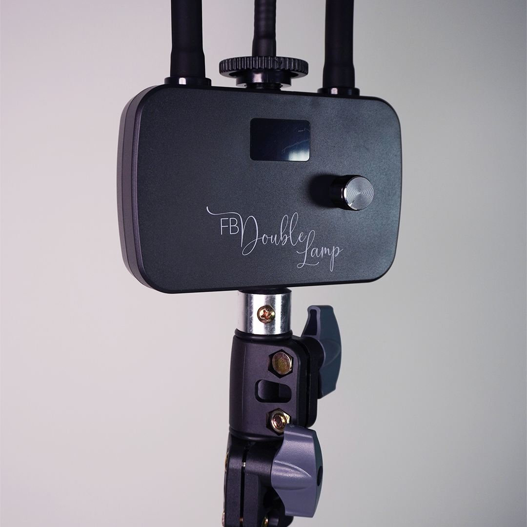 Kit FB Double Lamp - Kit Iluminação Led c/ Braço Duplo + Tripé FB