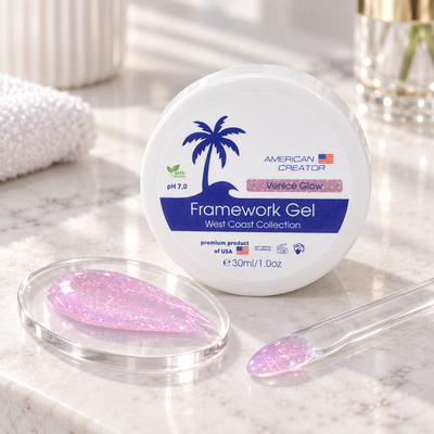 American Creator Framework Gel Venice Glow 30 ml com amostra da cor em ambiente profissional de manicure