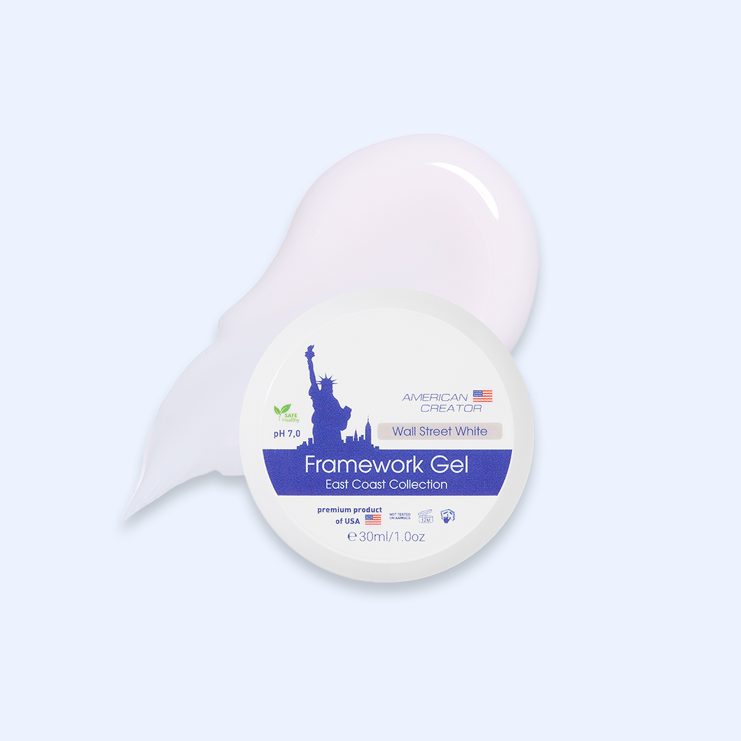 American Creator Framework Gel Wall Street White 30 ml com amostra branco leitoso com tom lilás suave sobre fundo azul-claro