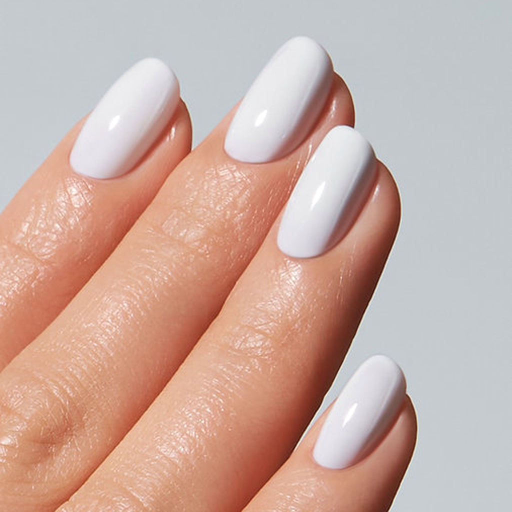 Resultado em unhas com Color Gel Angel American Creator branco suave brilhante