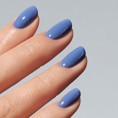 Unhas com Color Gel Brume American Creator azul médio brilhante