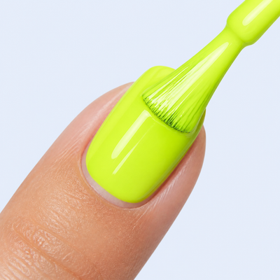 Aplicação do Color Gel Canary American Creator amarelo lima neon na unha
