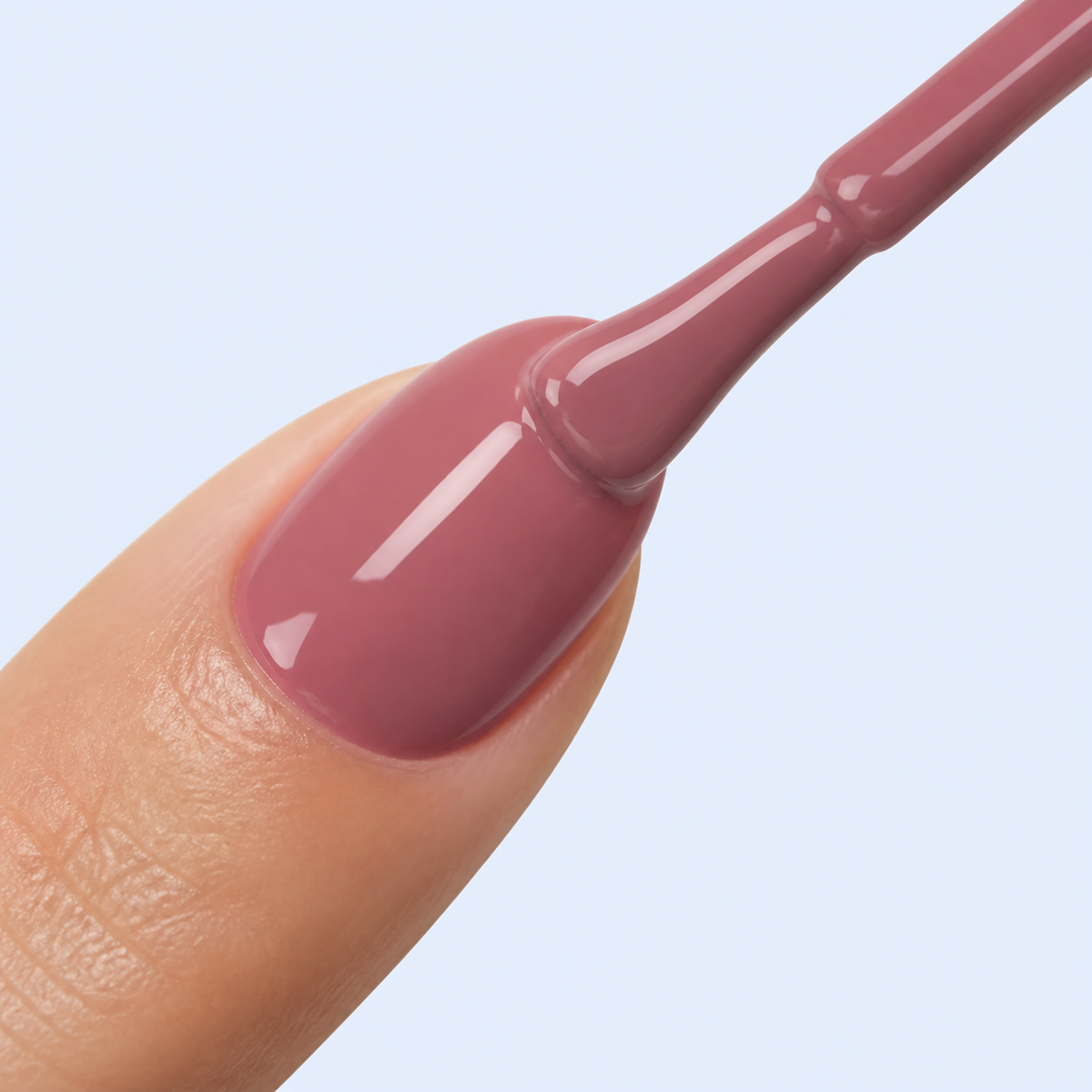 Aplicação do Color Gel Insistence American Creator em unha malva berry