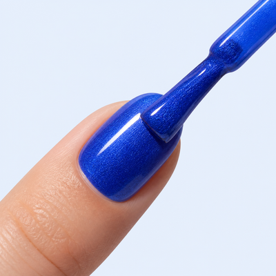 Aplicacao do Color Gel Marine American Creator azul eletrico glitter na unha