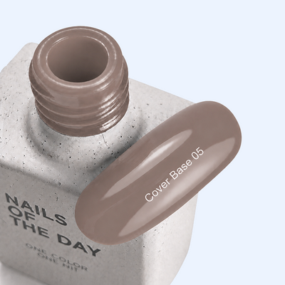Cover Base 05 Nails Of The Day em tom caramelo frio