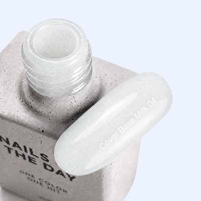 Cover Base Milk 04 Nails Of The Day com shimmer prateado fino
