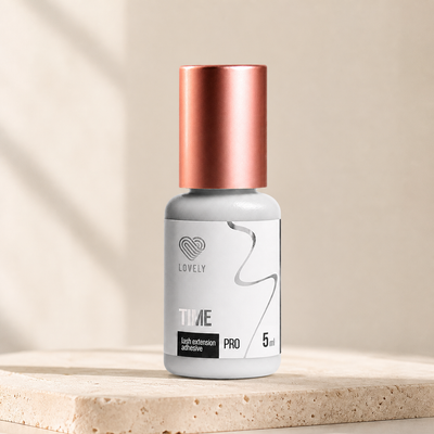 Cola Time Lovely — apresentação profissional sobre base de pedra clara; SKU 96327257