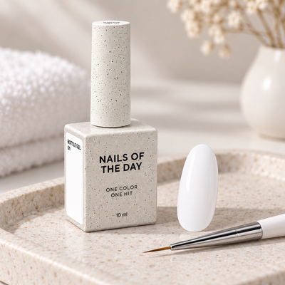 Bottle Gel 01 Nails Of The Day apresentado num ambiente profissional com amostra em tom branco frio