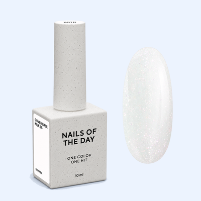 Cover Base Milk 05 Nails Of The Day — frasco fechado de 10 ml e amostra em branco leitoso com shimmer rosado
