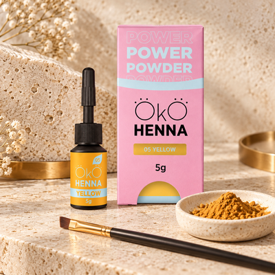 OKO Henna para Sobrancelhas 05 Yellow — frasco e pó da cor apresentados num ambiente profissional