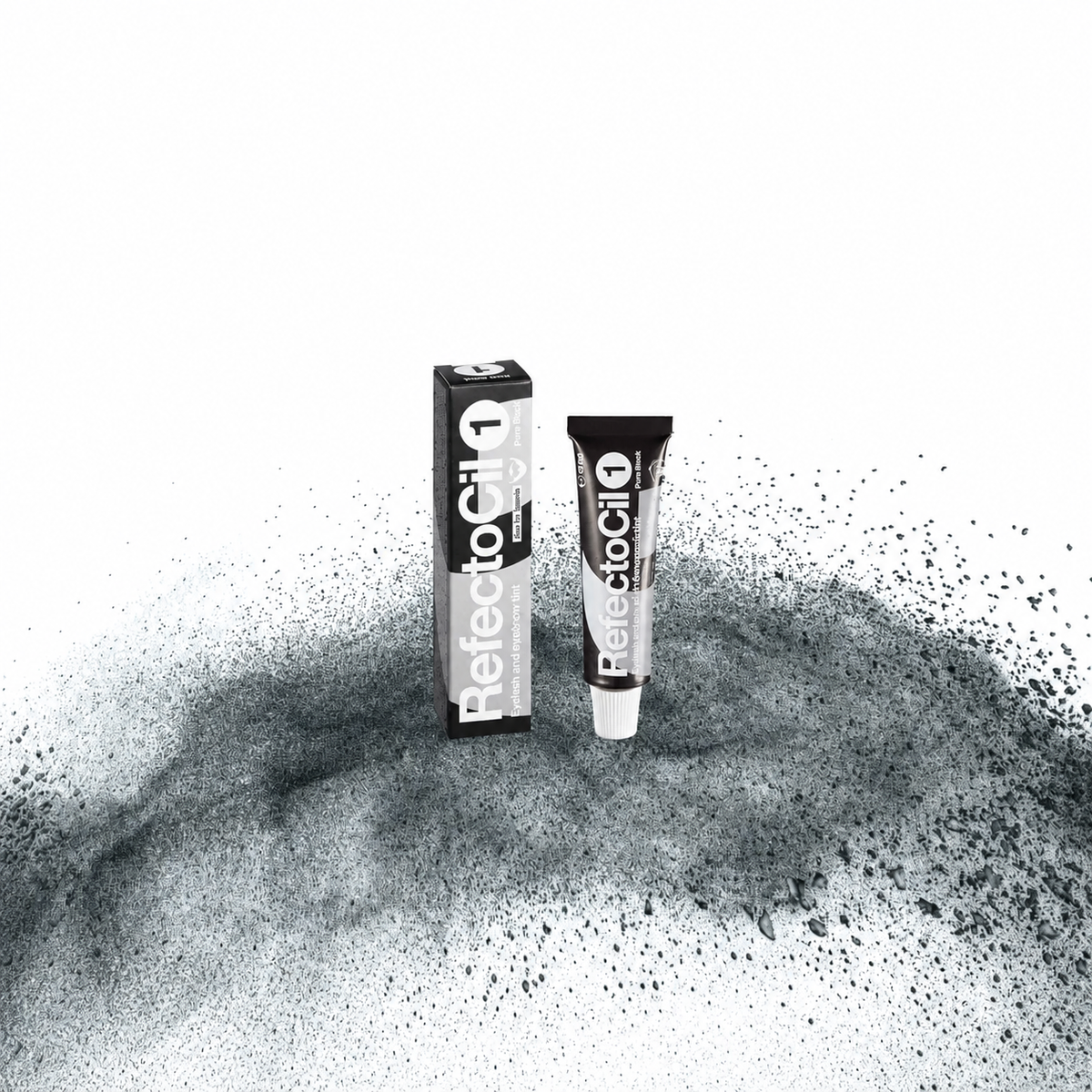 RefectoCil Tinta Nº 1 Pure Black — tubo e caixa apresentados sobre pigmento preto numa composição quadrada baseada na fotografia oficial; SKU PROD.1