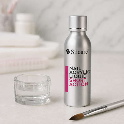 Silcare monómero Short Action 120 ml apresentado em cenário profissional