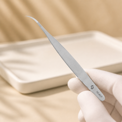 Pinça para Extensão de Pestanas EXPERT 40 TYPE 7 Staleks — apresentação profissional do produto; SKU TE-40/7