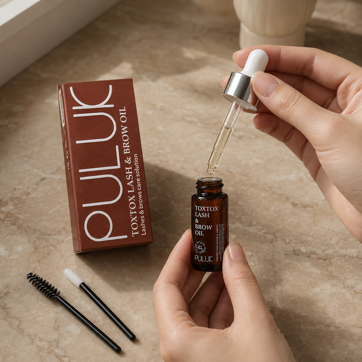 ToxTox Lash & Brow Oil — conta-gotas demonstrado acima do frasco; SKU 53258067