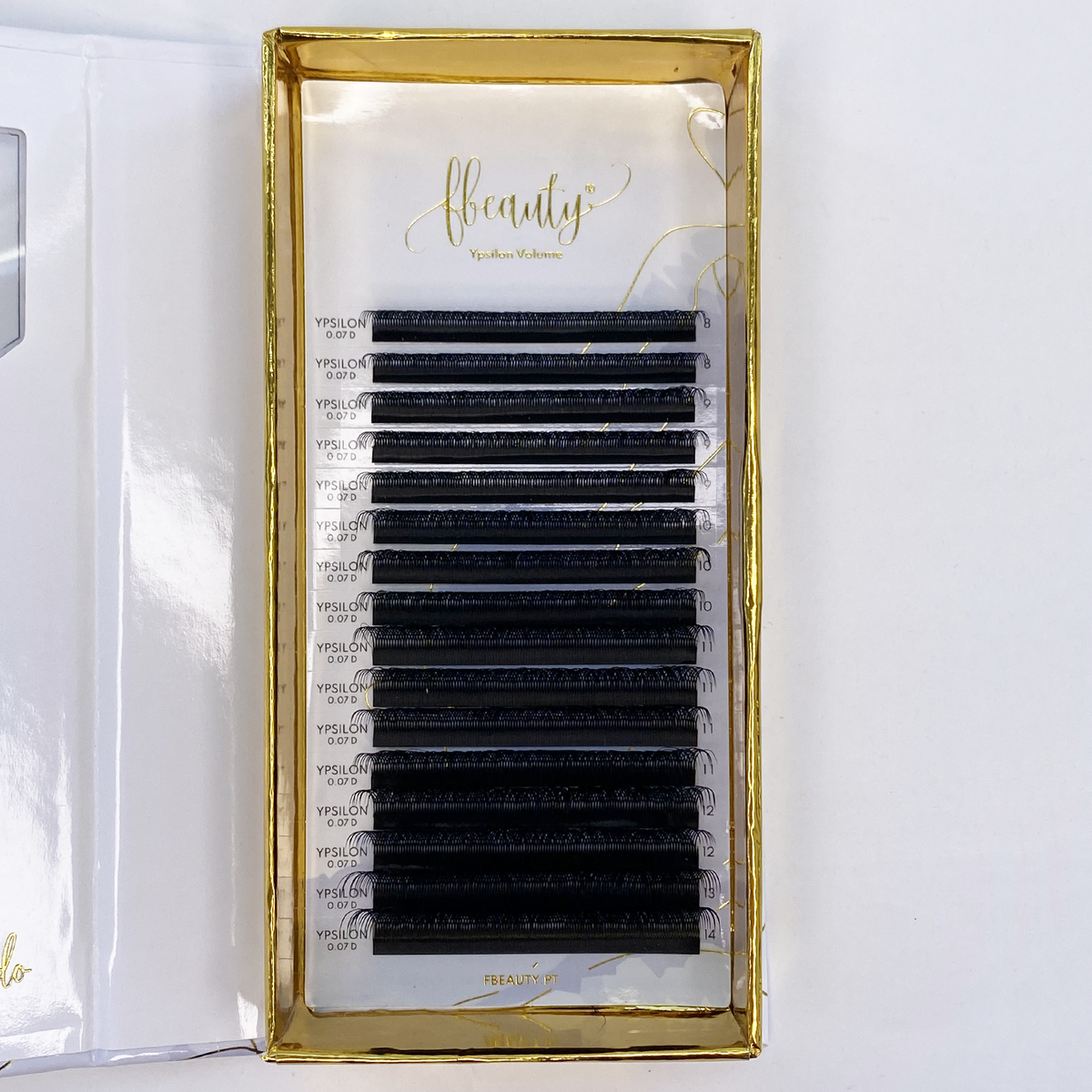 Aplicacao de pestanas Ypsilon Volume YY FBeauty